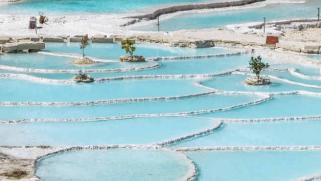 白水臺(tái)：如夢(mèng)似幻 美如畫卷